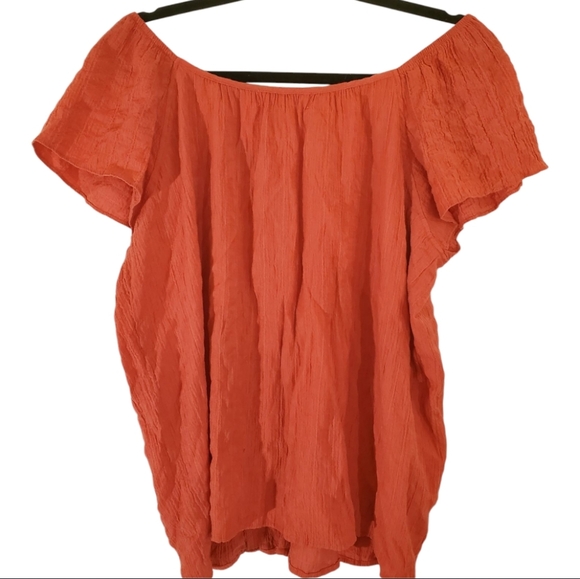 Rewind Red Button-Front Top - Picture 2 of 7